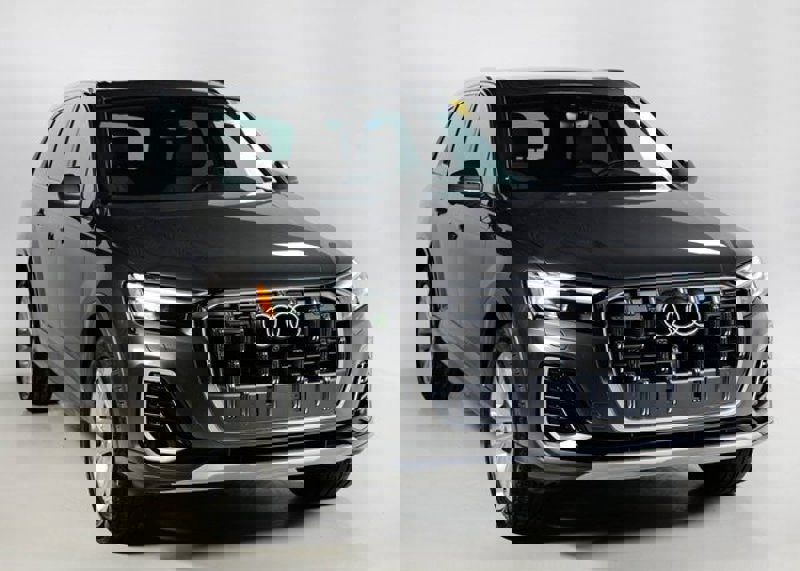 Certified 2025 Audi Q7 2.0T Premium w/ Convenience Package image 1
