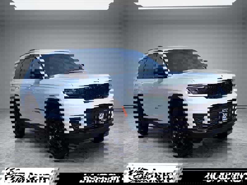 Used 2023 Jeep Grand Cherokee L Laredo image 1