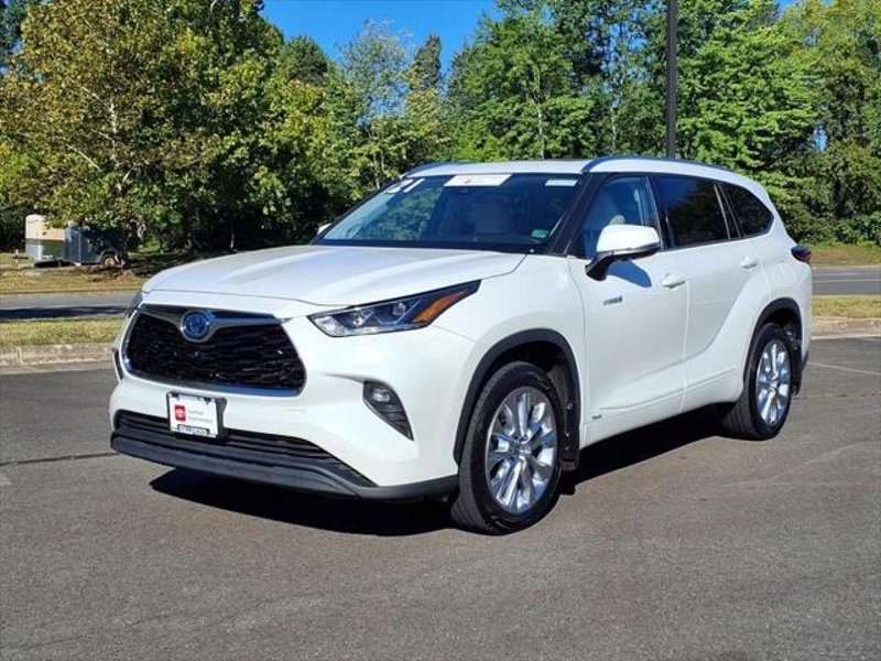Certified 2021 Toyota Highlander Limited image 1