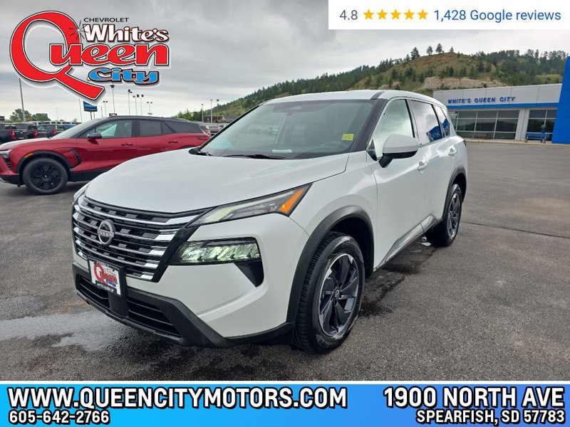 Used 2024 Nissan Rogue SV image 1