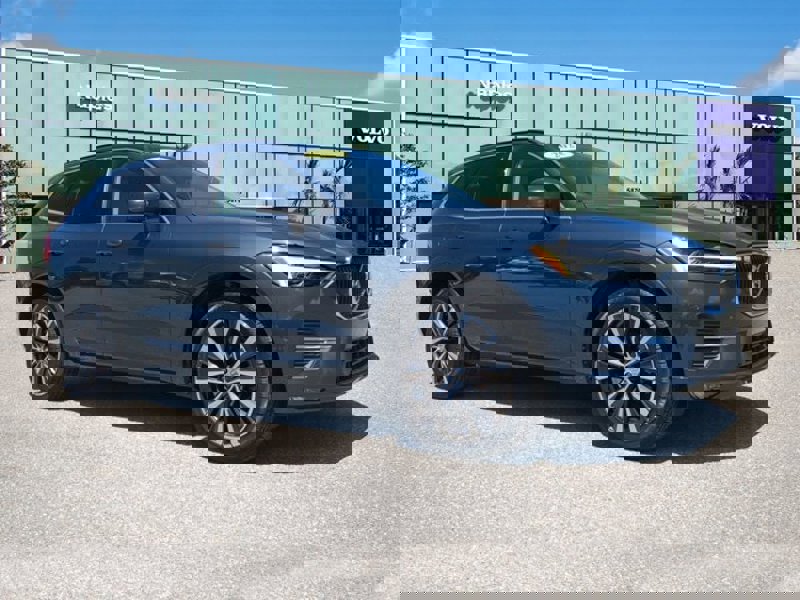 Certified 2022 Volvo XC60 B5 Momentum w/ Advanced Package image 1