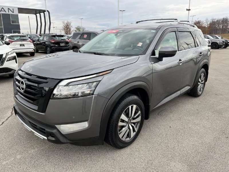 Certified 2024 Nissan Pathfinder SL w/ Black Appearance Package image 1