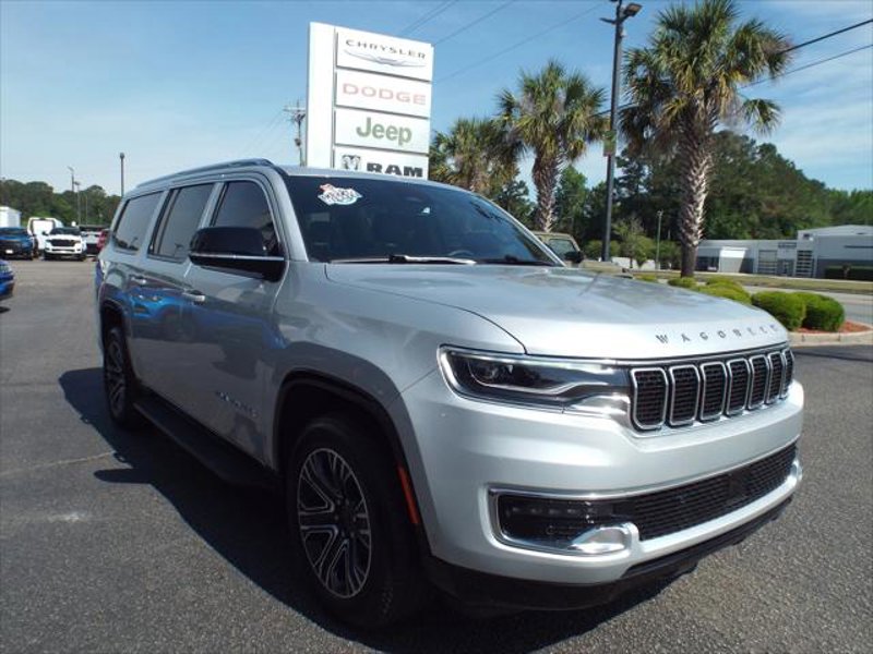 Certified 2024 Jeep Wagoneer L 2WD w/ Premium Group I image 1