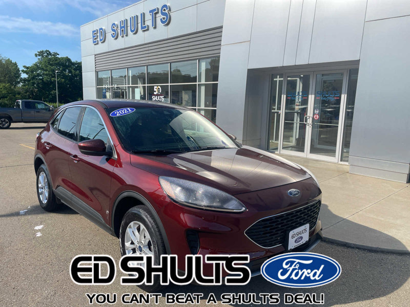 Used 2021 Ford Escape SE image 1