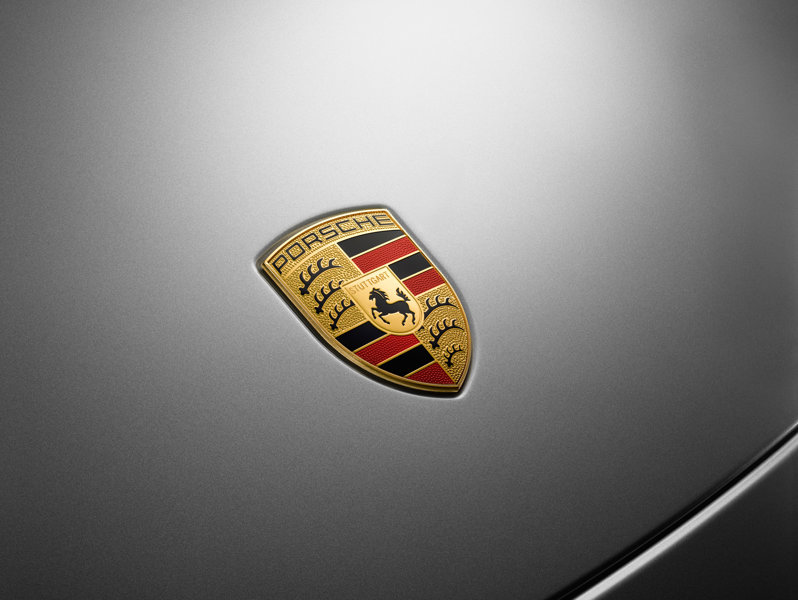 Certified 2025 Porsche Macan image 1