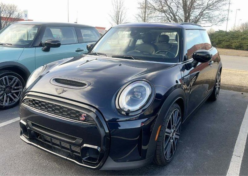Certified 2022 MINI Cooper S image 1