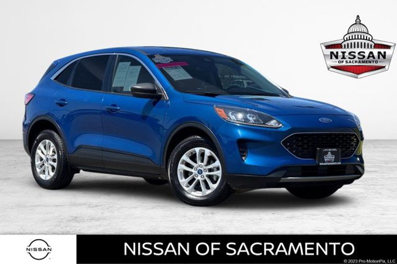 Used 2022 Ford Escape SE image 1