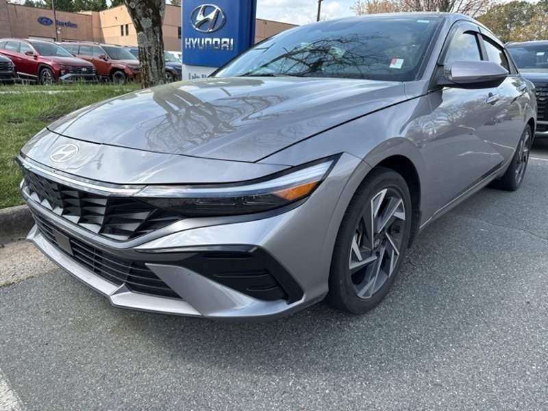 Certified 2024 Hyundai Elantra Limited image 1