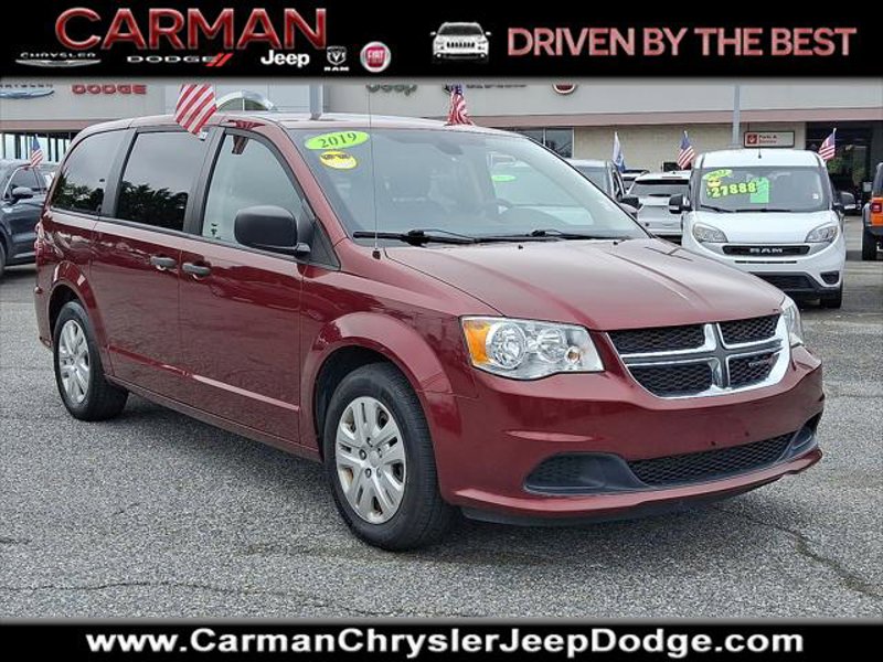 Certified 2019 Dodge Grand Caravan SE w/ UConnect Hands-Free Group image 1