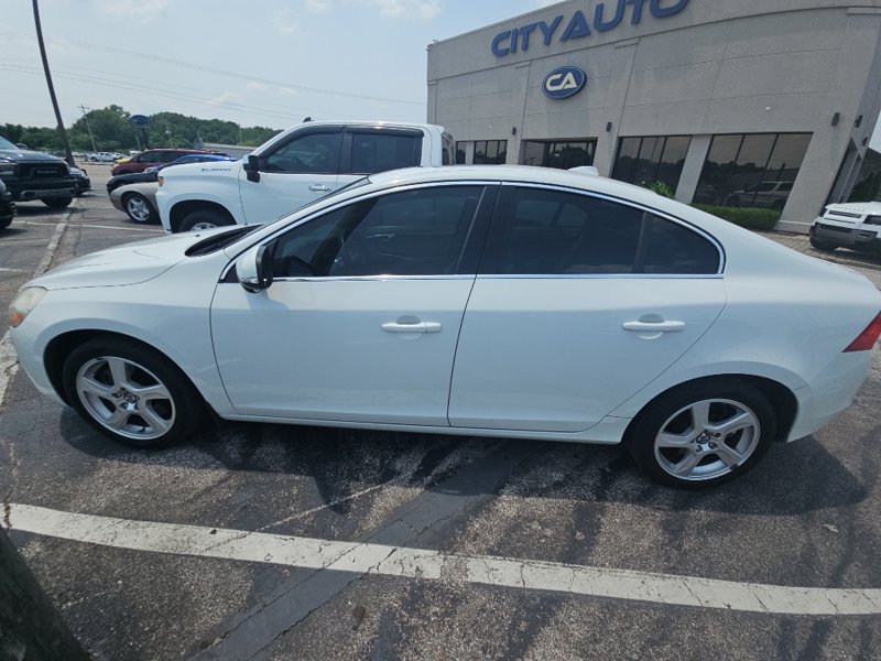 Used 2012 Volvo S60 T5 image 1