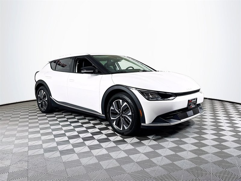 Certified 2024 Kia EV6 Light image 1