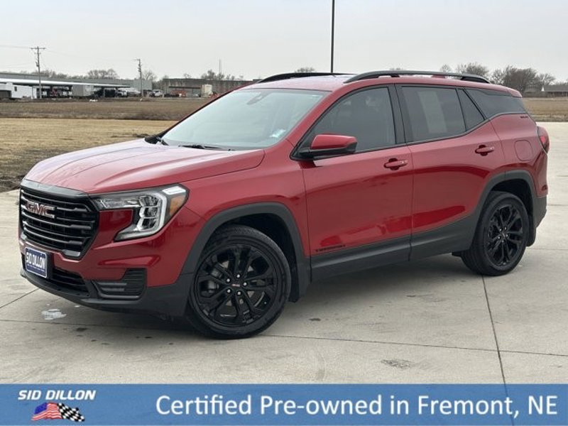 Certified 2022 GMC Terrain SLE w/ Driver Convenience Package image 1