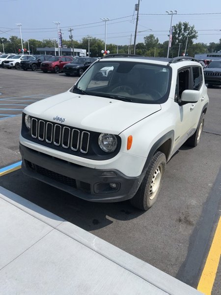 Used 2017 Jeep Renegade Latitude w/ Popular Equipment Group image 1