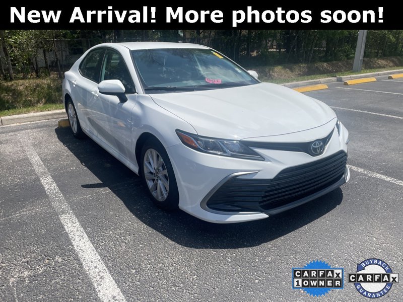 Certified 2022 Toyota Camry LE image 1