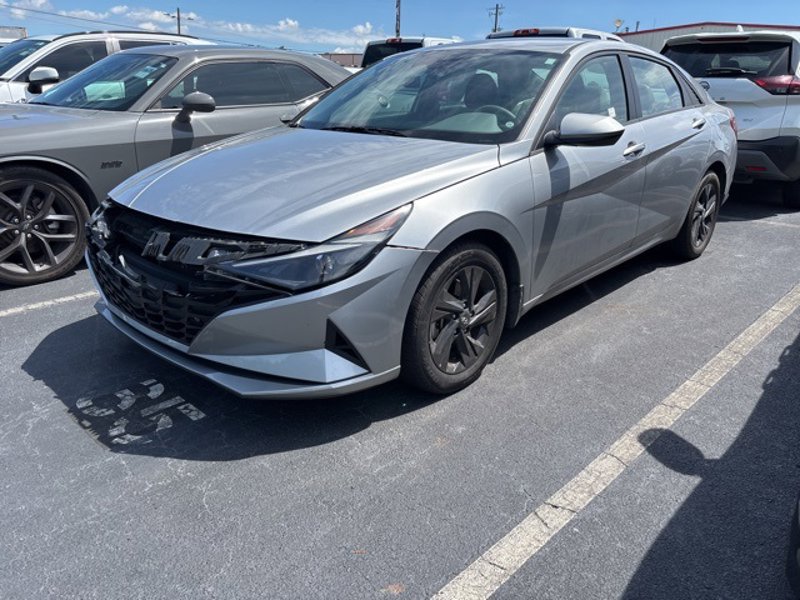 Used 2023 Hyundai Elantra SEL image 1