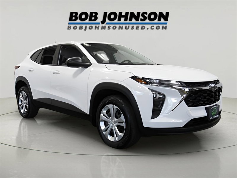 Certified 2024 Chevrolet Trax LS image 1