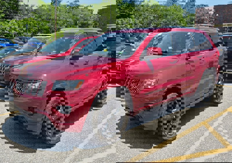 Used 2014 Jeep Grand Cherokee Altitude image 1