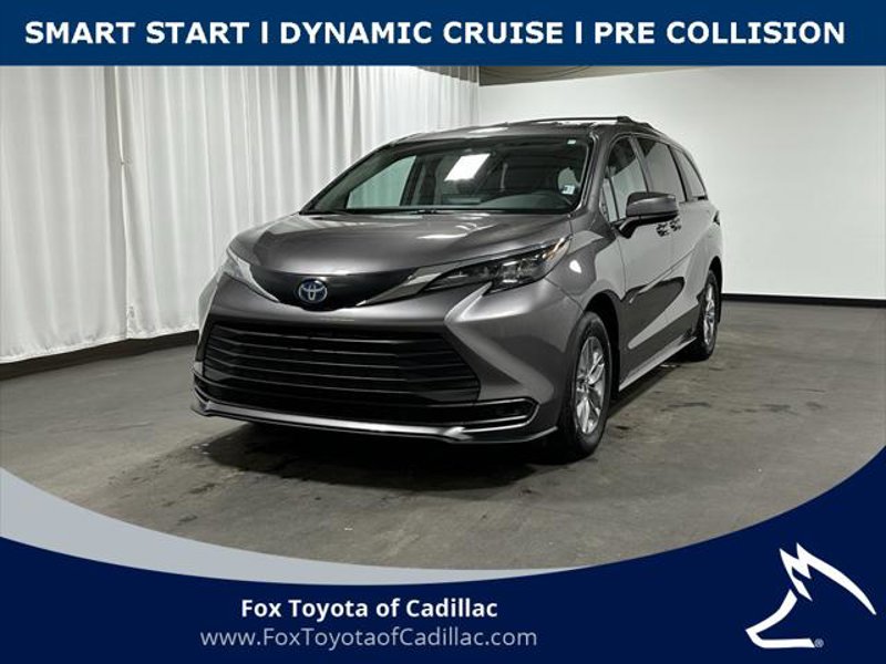 Certified 2024 Toyota Sienna LE w/ Protection Package (TMS) image 1