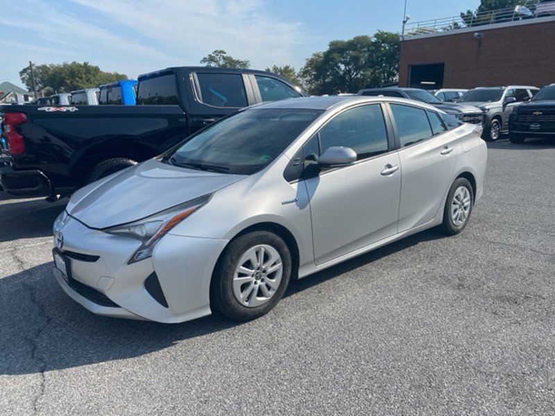 Used 2016 Toyota Prius Two image 1