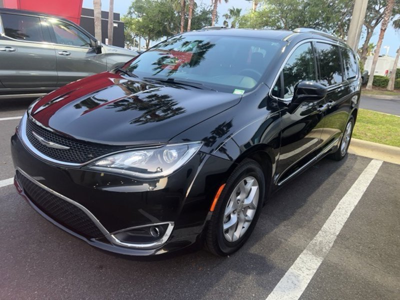 Certified 2020 Chrysler Pacifica Touring-L image 1