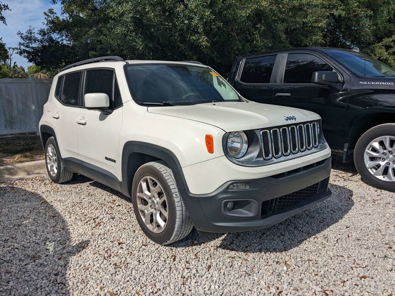 Used 2016 Jeep Renegade Latitude image 1