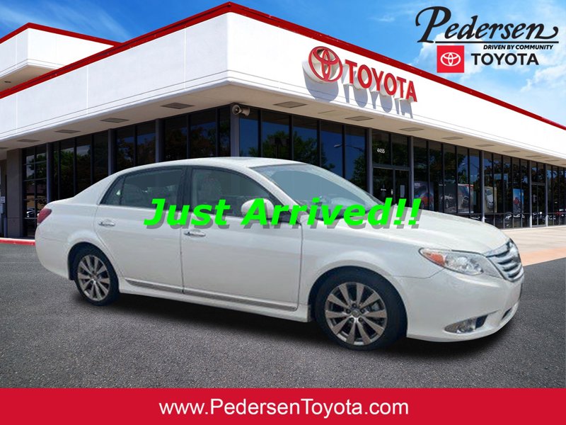 Used 2011 Toyota Avalon Limited image 1
