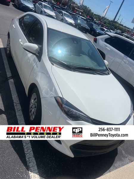 Used 2017 Toyota Corolla LE image 1