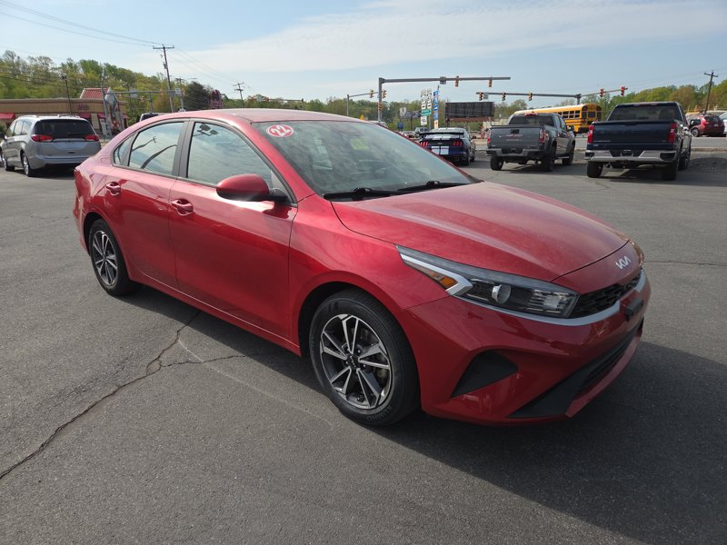 Used 2022 Kia Forte LXS image 1