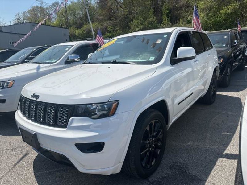 Certified 2021 Jeep Grand Cherokee Laredo X image 1