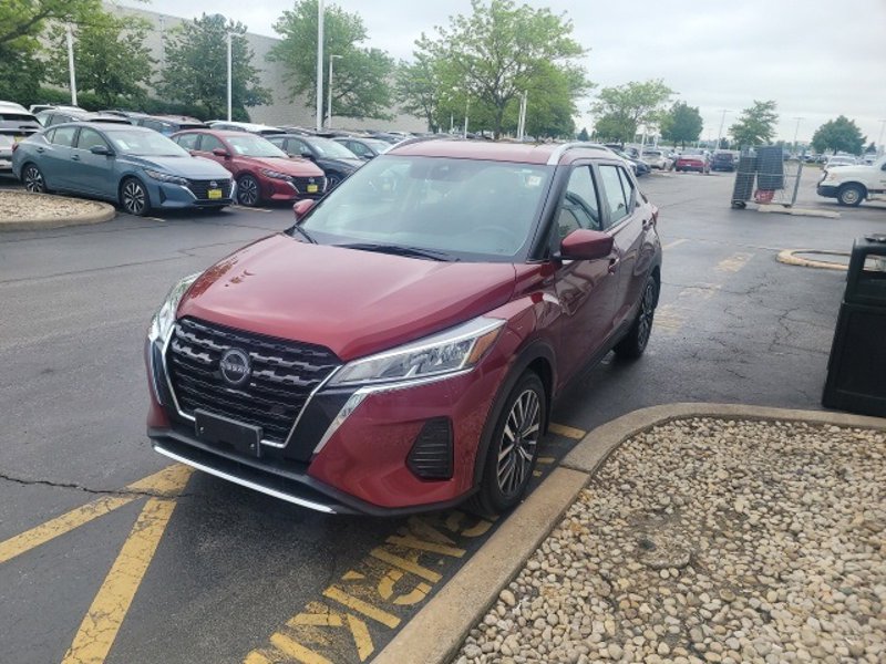 Certified 2022 Nissan Kicks SV image 1
