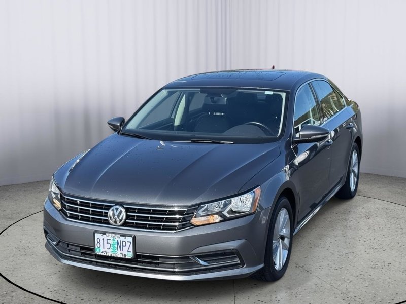 Used 2018 Volkswagen Passat 2.0T SE image 1