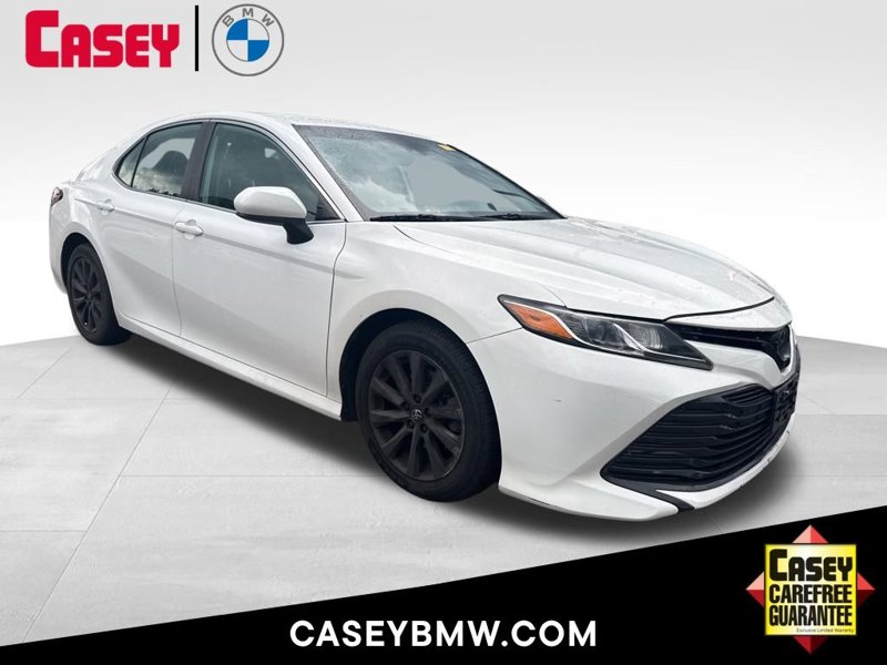 Used 2019 Toyota Camry LE image 1