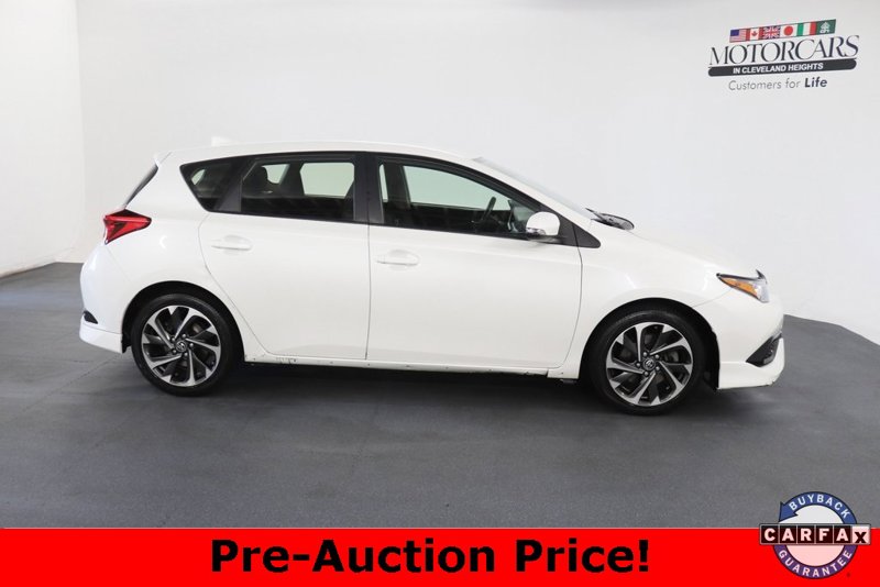 Used 2018 Toyota Corolla iM image 1