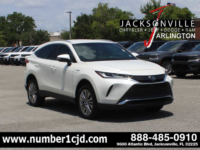 Used 2021 Toyota Venza XLE image 1