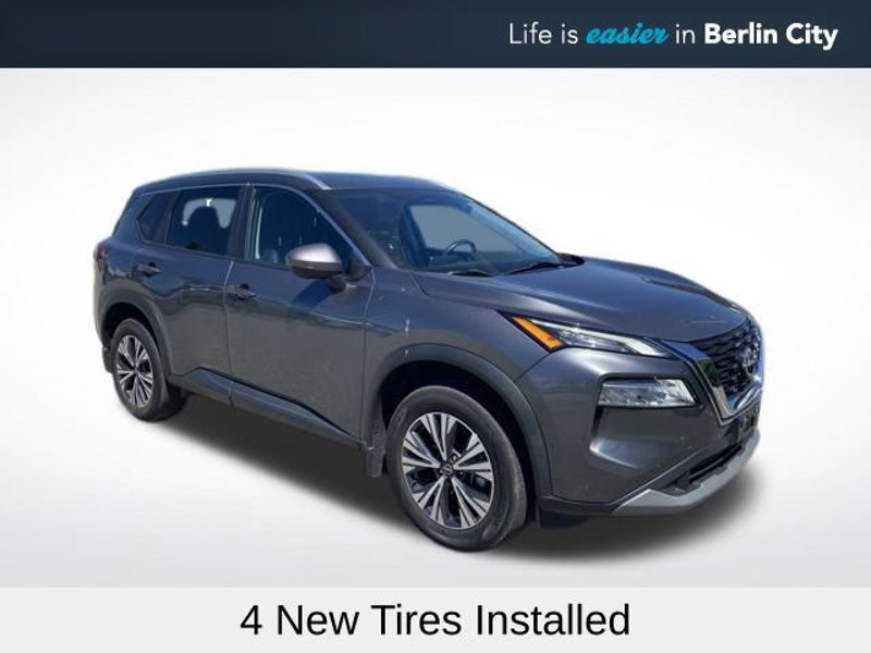 Certified 2022 Nissan Rogue SV image 1
