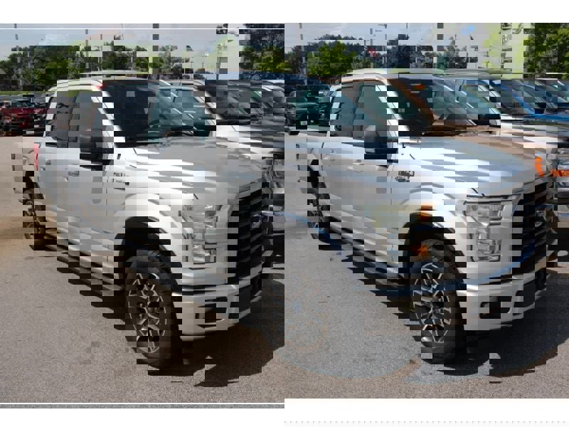 Used 2015 Ford F150 XLT w/ Equipment Group 302A Luxury image 1