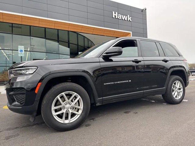 Certified 2024 Jeep Grand Cherokee Laredo X image 1