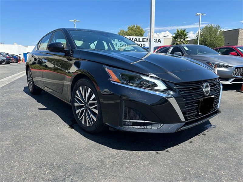 Certified 2023 Nissan Altima 2.5 SV image 1