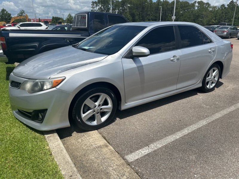 Used 2012 Toyota Camry SE image 1