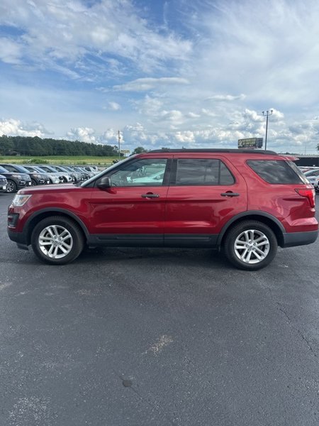 Used 2017 Ford Explorer FWD image 1