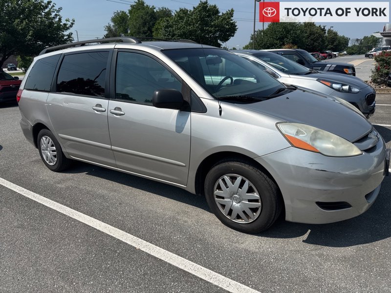 Used 2009 Toyota Sienna LE image 1