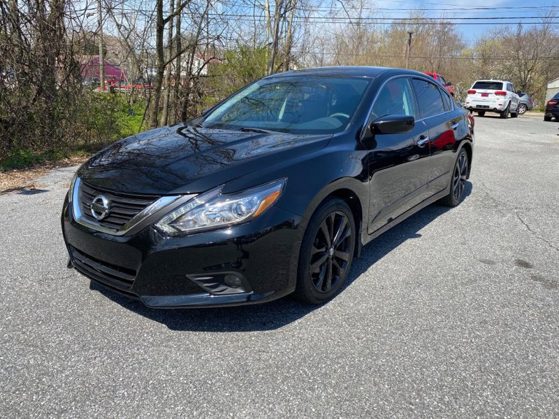 Used 2017 Nissan Altima 2.5 SR w/ Midnight Edition Package image 1