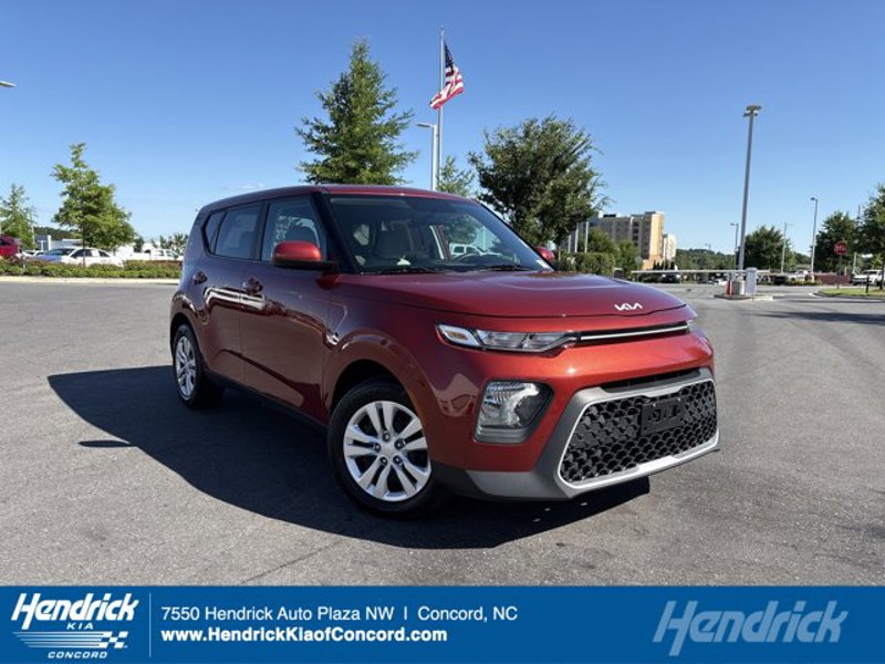 Certified 2022 Kia Soul LX image 1