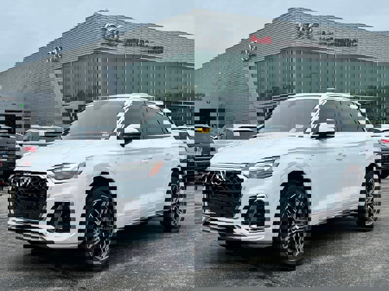 Certified 2022 Audi Q5 e Premium w/ Convenience Package image 1