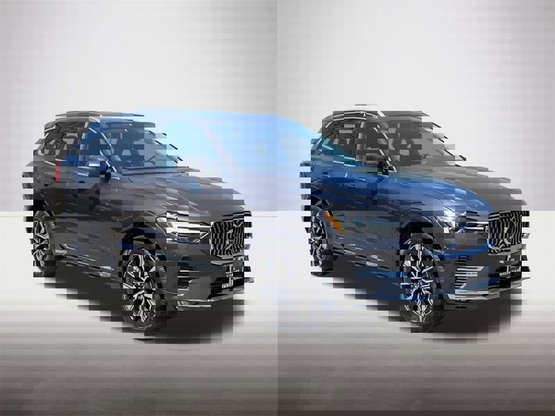 Certified 2023 Volvo XC60 B5 Plus image 1