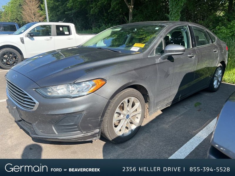 Used 2020 Ford Fusion SE image 1