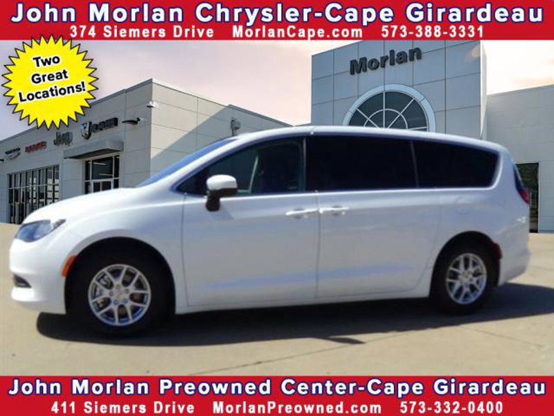 Certified 2023 Chrysler Voyager LX image 1