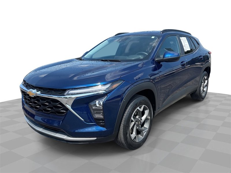 Certified 2024 Chevrolet Trax LT w/ Driver Confidence Package image 1