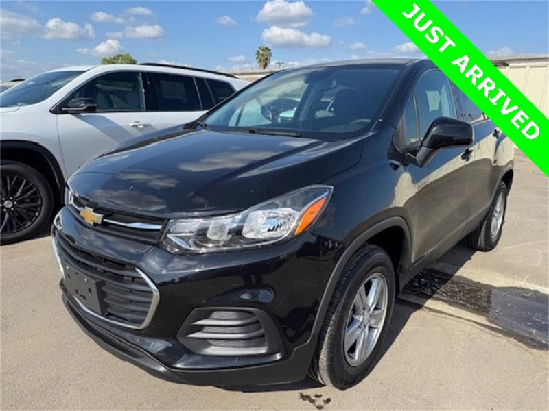 Used 2022 Chevrolet Trax LS w/ Tint and Cruise Package image 1