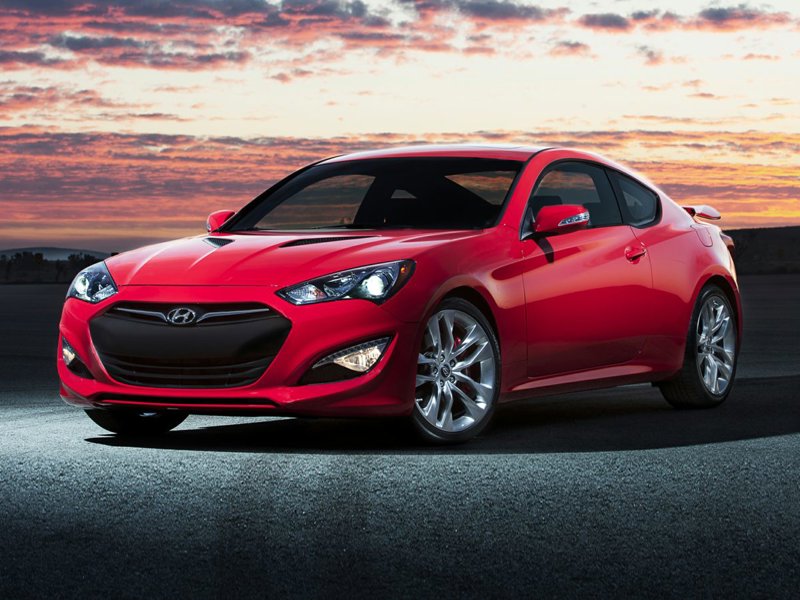 Used 2014 Hyundai Genesis 3.8 image 1